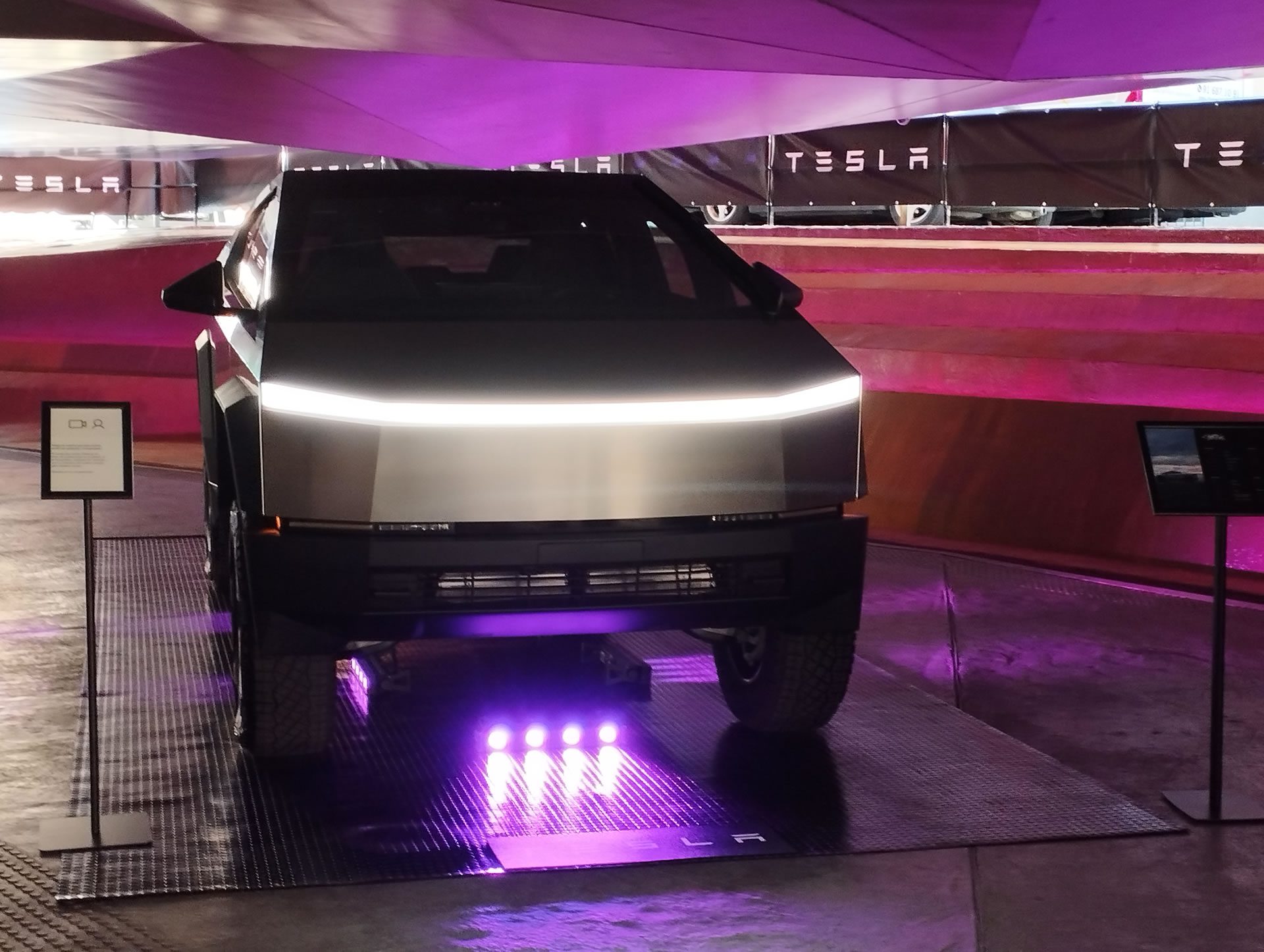 17 Escalones - Blog - Presentación Tesla Cybertruck